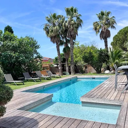 Βίλα Dans Un Ecrin De Verdure Proche Des Plages
